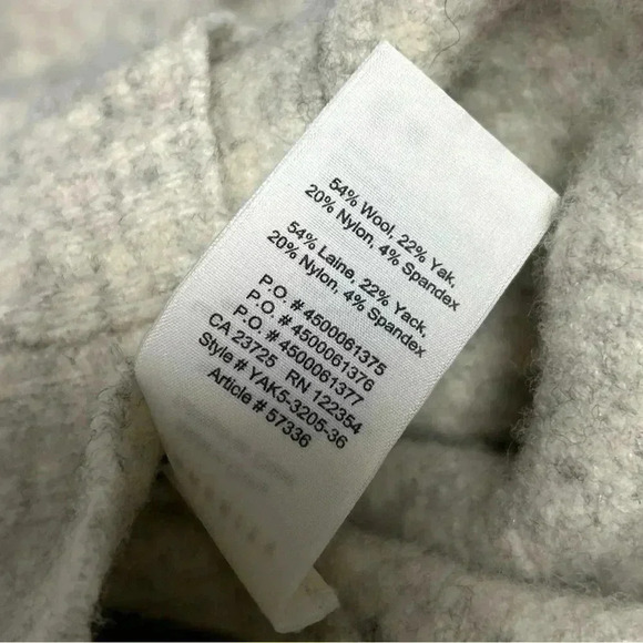 Aritzia - Community  Sweater - Picture 6 of 6